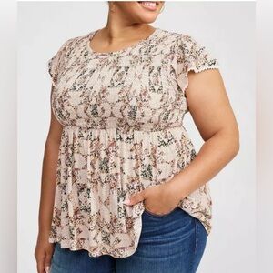 NWT Torrid Babydoll Cotton Crew Neck Smocked Bodice Top in Diamond Floral Dew 1X